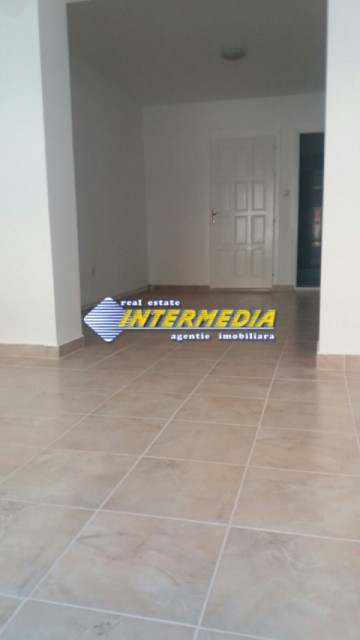 spatiu-comercial-finisat-de-vanzare-in-cetate-1